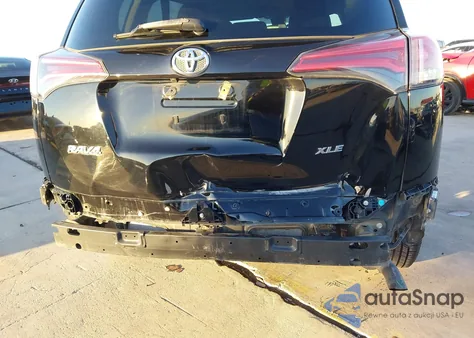 2018 Toyota Rav4 Xle z USA, uszkodzony, nr VIN 2T3WFREV2JW503575